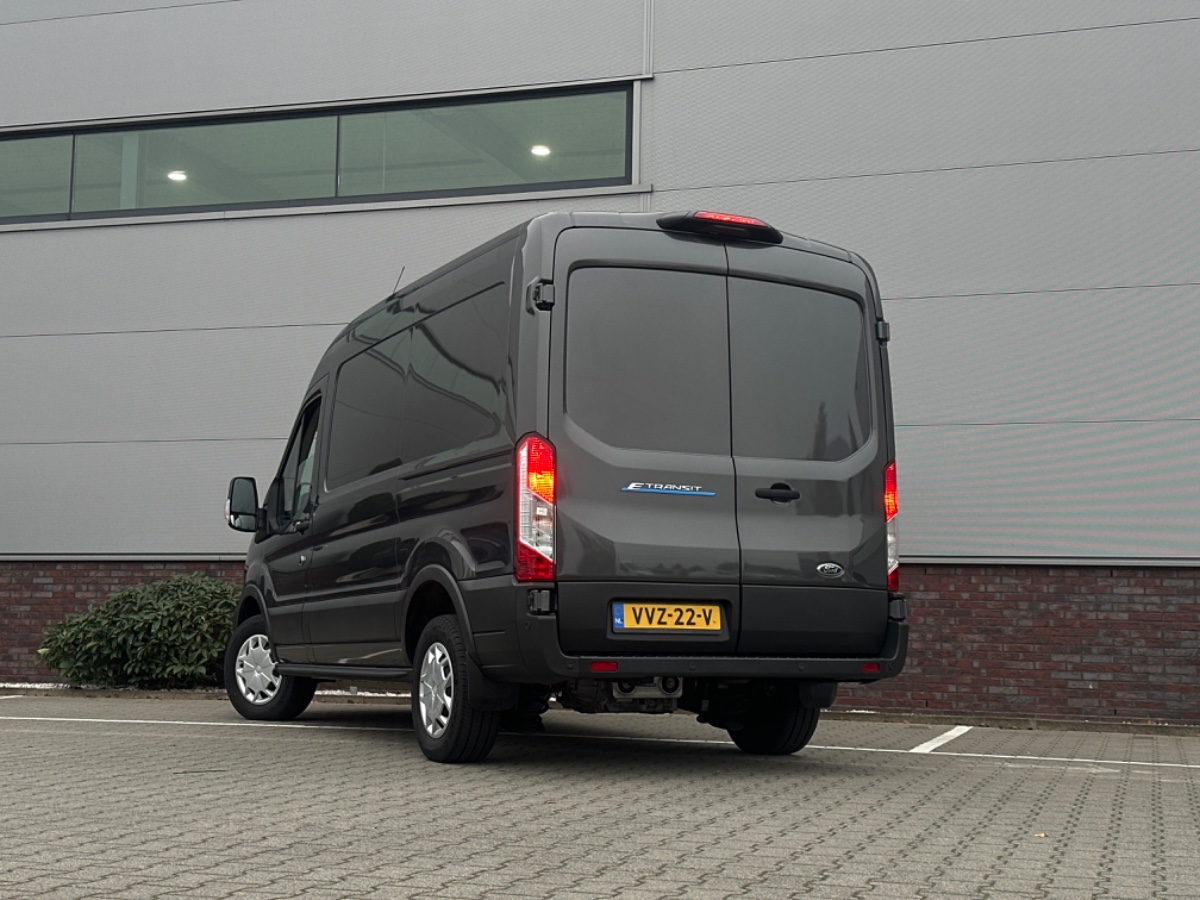 Ford E-Transit 350 L2H2 RWD Trend 68 kWh | Adaptive CC | Stoelvw. | Navi | Camera | Omvormer | Laadruimte Pakket