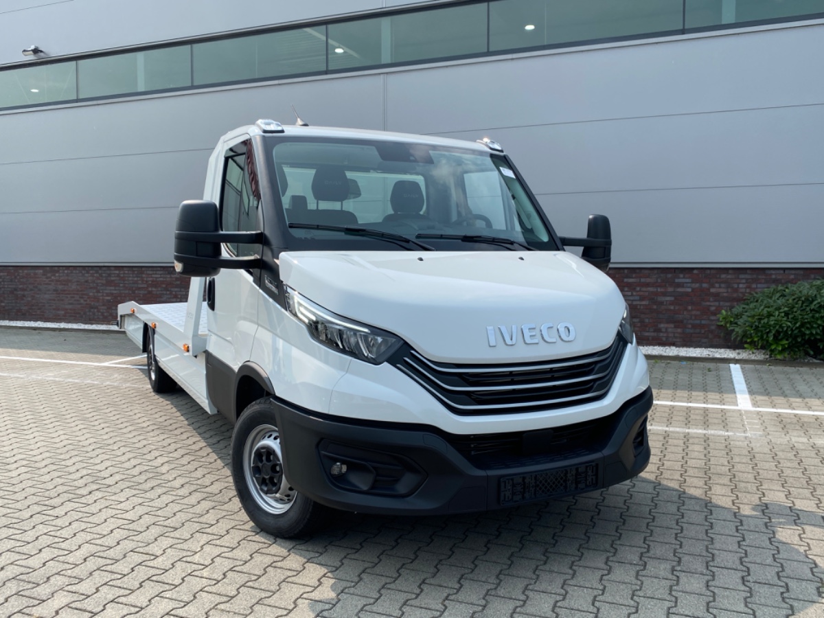 Iveco Daily 35S18 3.0L 180PK AUT | Oprijwagen Fly-Over | LED NAV ECC THK ACC | 3.5t trekgw. | Katax opbouw