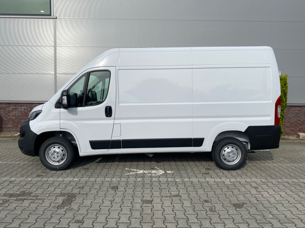 Peugeot Boxer Van 33 L2H2 BlueHDi 140