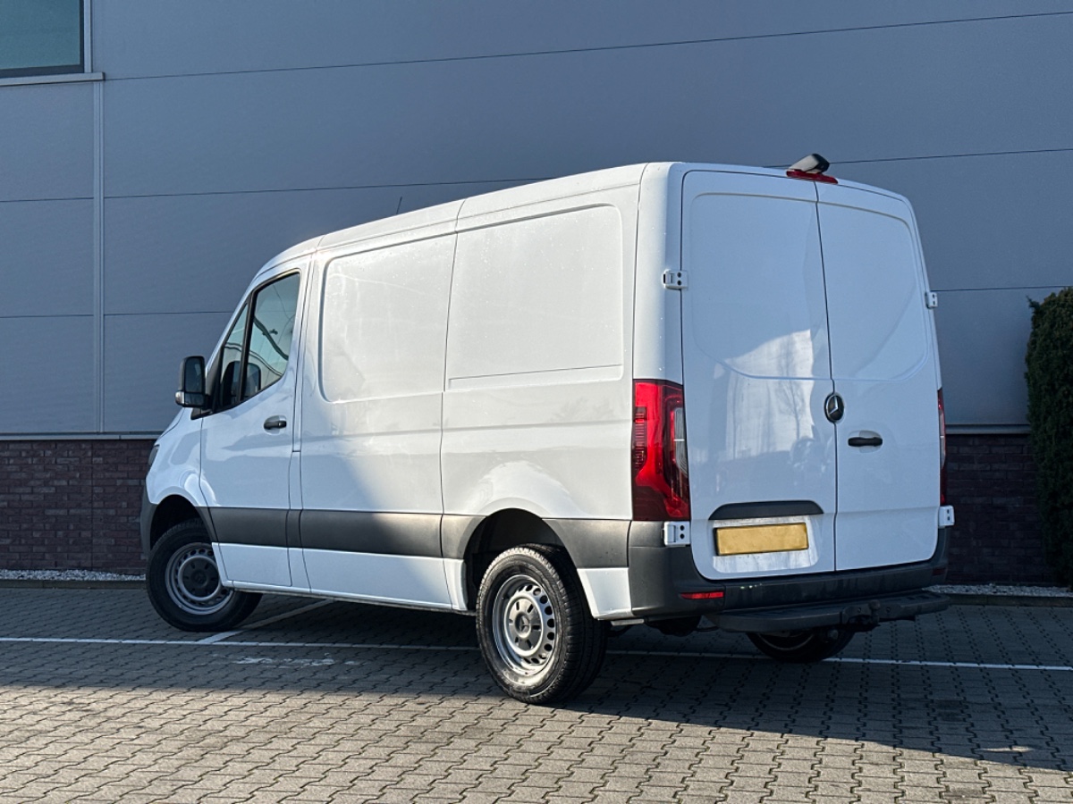 Mercedes-Benz Sprinter 316CDI L1H1 AUT | LED | Camera | Comfortstoel | Trekhaak | Adaptive Cruise | MBUX Groot