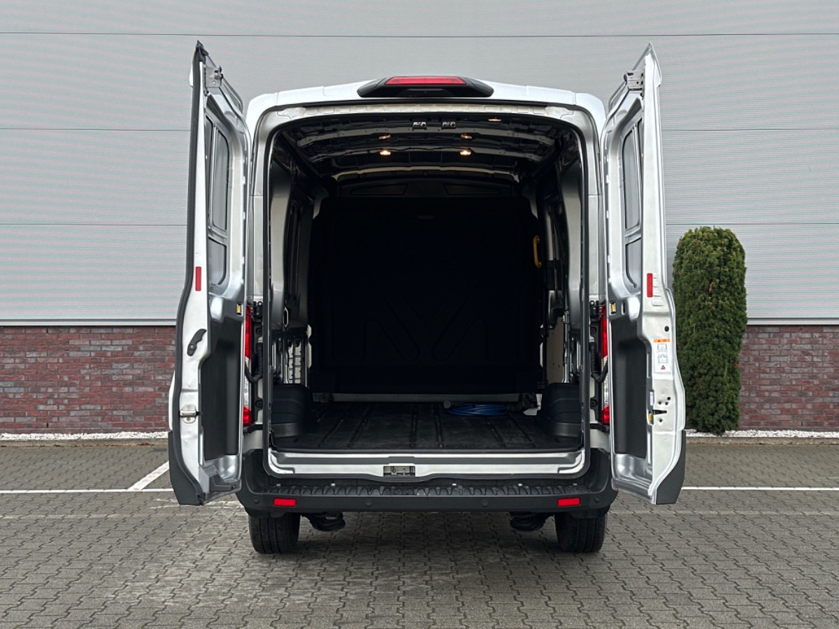 Ford E-Transit 425 L2H2 Trend 68 kWh | Xenon | Adaptive CC | Stoelvw. | Navi | 360gr. Camera | Omvormer | Laadruimte Pakket