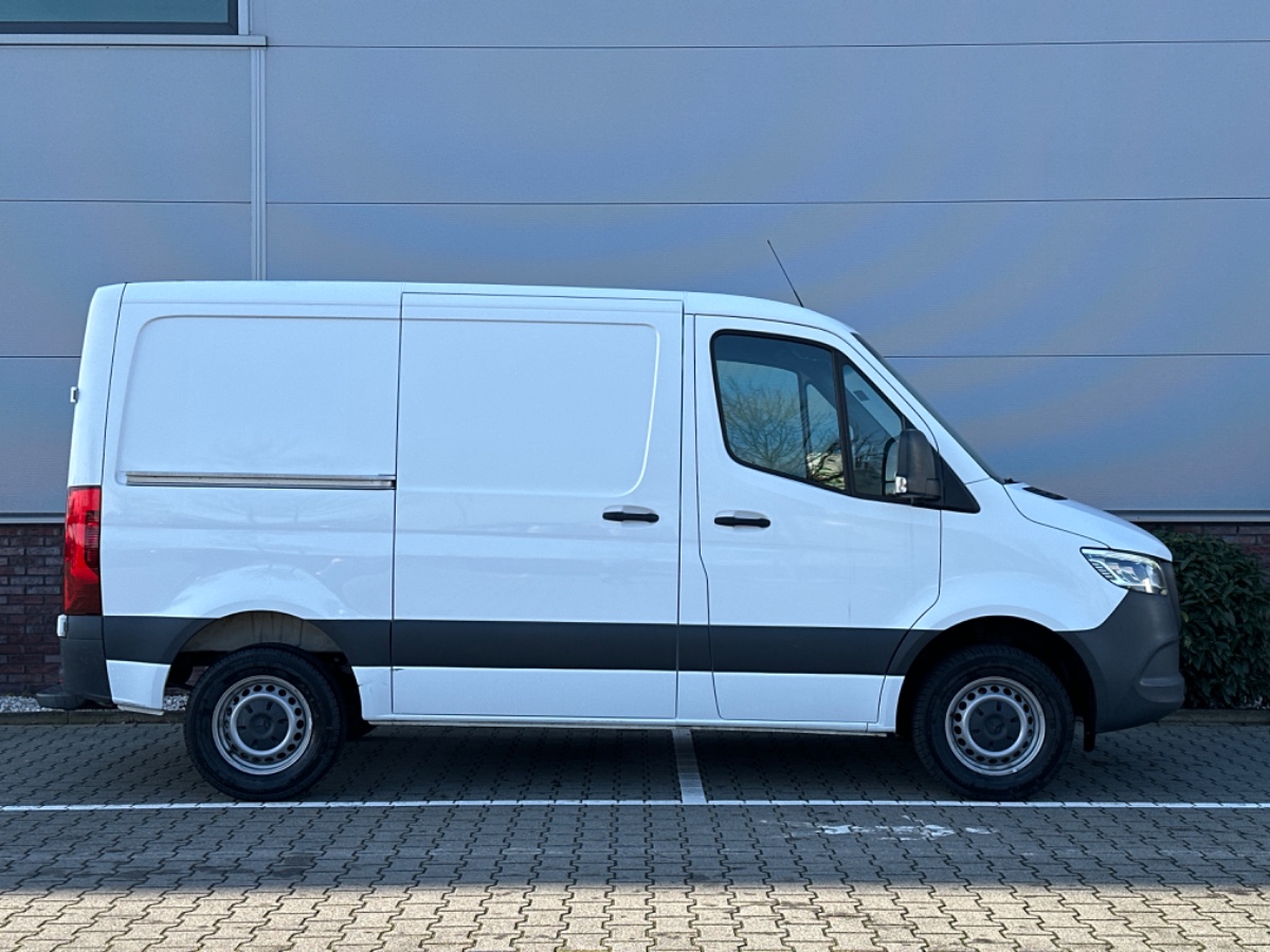 Mercedes-Benz Sprinter 316CDI L1H1 AUT | LED | Camera | Comfortstoel | Trekhaak | Adaptive Cruise | MBUX Groot