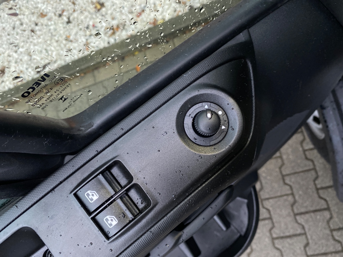 Iveco Daily NW MODEL | 40C18 3.0 Automaat Meubelbak met Laadklep