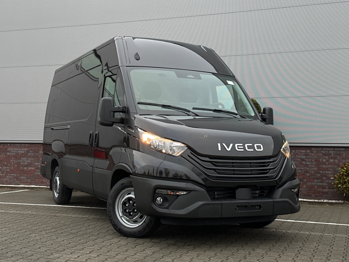 Iveco Daily 35S18HA8 V L2H2 | 3.0 180PK | Black met. | Navi | ECC | ACC | Gev. stoel | CAM | THK