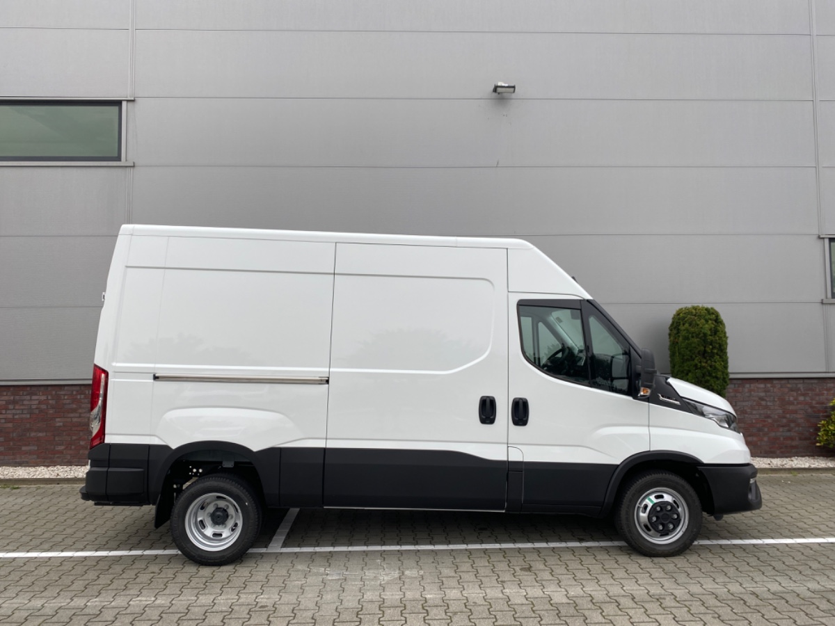 Iveco Daily L2H2 GB Dubb. Lucht