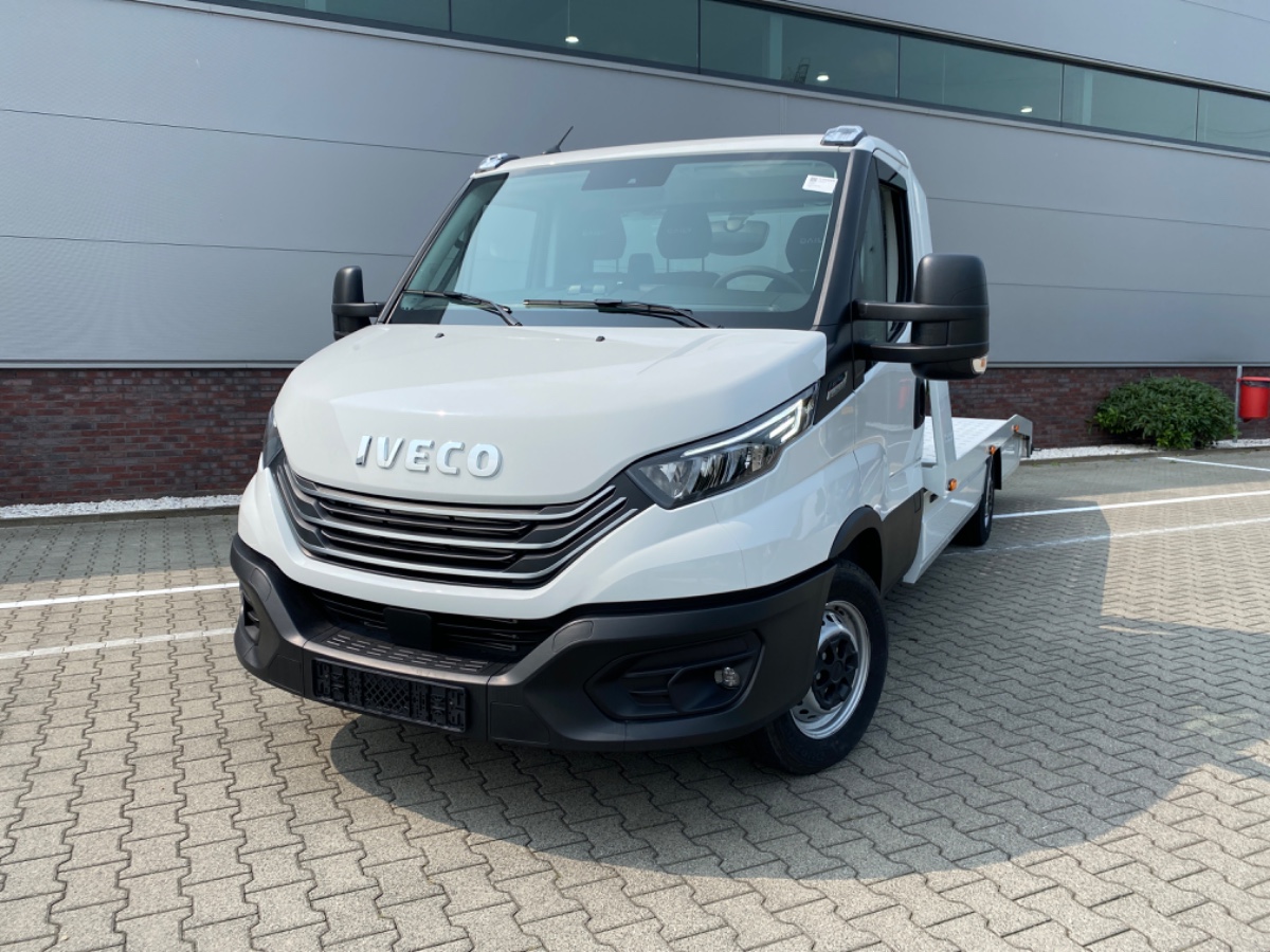 Iveco Daily 35S18 3.0L 180PK AUT | Oprijwagen Fly-Over | LED NAV ECC THK ACC | 3.5t trekgw. | Katax opbouw