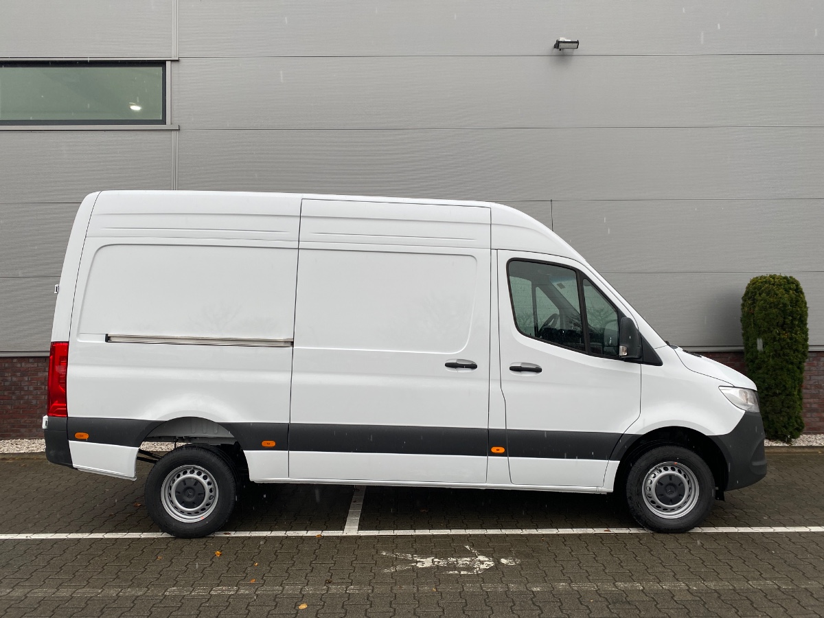 Mercedes-Benz Sprinter FACELIFT | 317 CDI L2H2 9G-AUT | MBUX CAM CRUISE | Verzwaard onderstel (CB8)