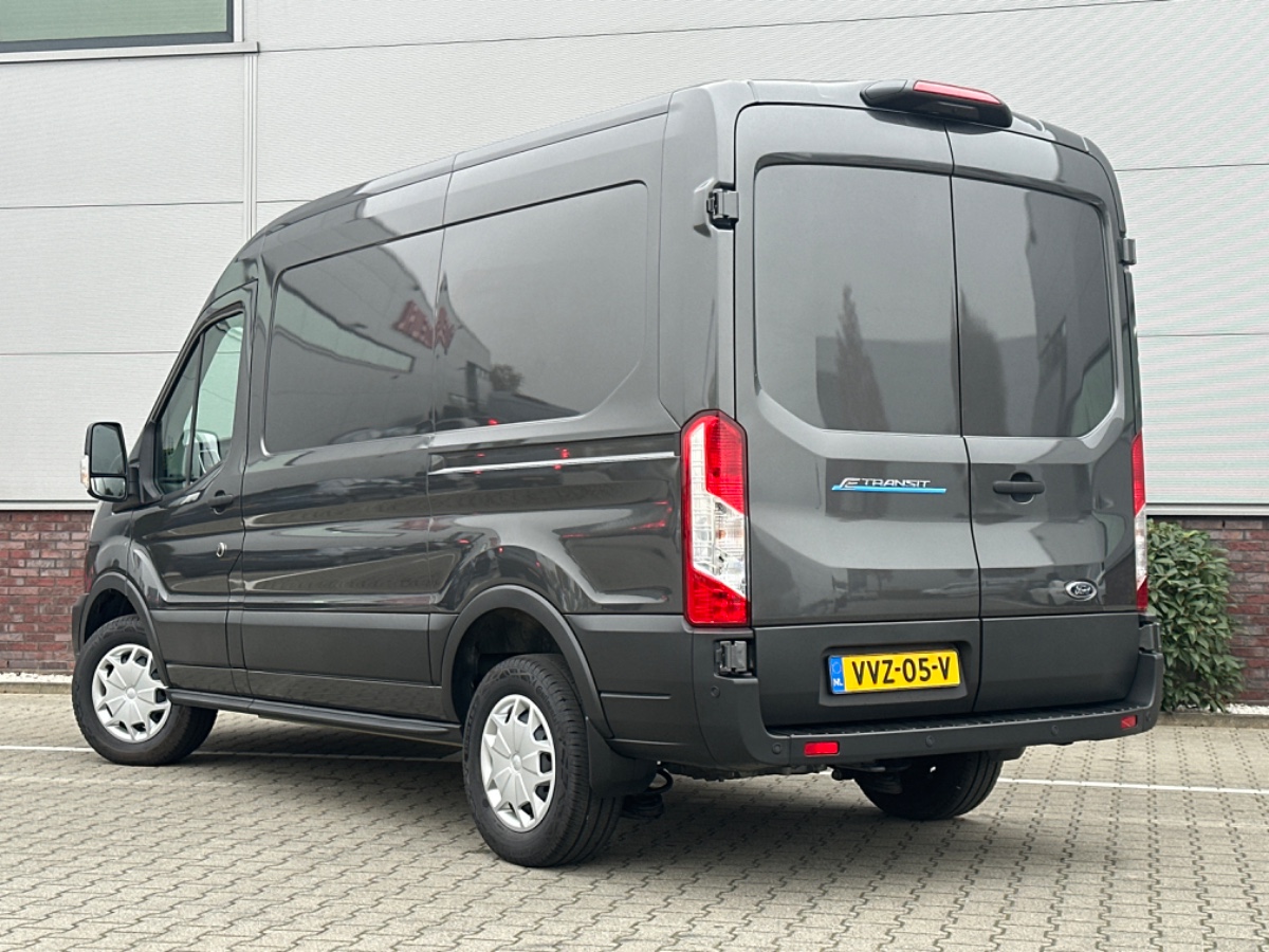 Ford E-Transit 350 L2H2 RWD Trend 68 kWh | Adaptive CC | Stoelvw. | Navi | Camera | Omvormer | Laadruimte Pakket