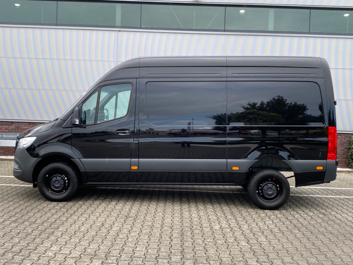 Mercedes-Benz Sprinter PRO 317 CDI L2H2 RWD AUT | NW MODEL | THK 3.5t | Obsidian Black