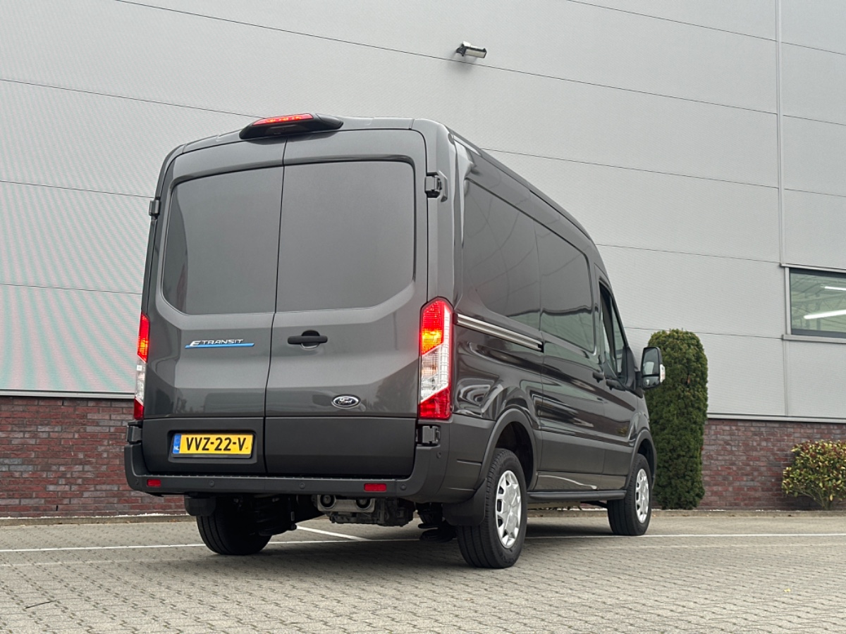 Ford E-Transit 350 L2H2 RWD Trend 68 kWh | Adaptive CC | Stoelvw. | Navi | Camera | Omvormer | Laadruimte Pakket