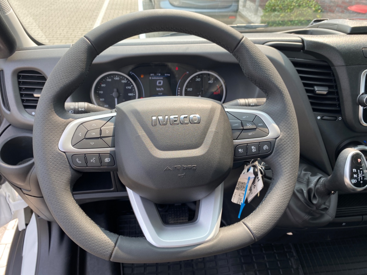 Iveco Daily 35S18 3.0L 180PK AUT | Oprijwagen Fly-Over | LED NAV ECC THK ACC | 3.5t trekgw. | Katax opbouw