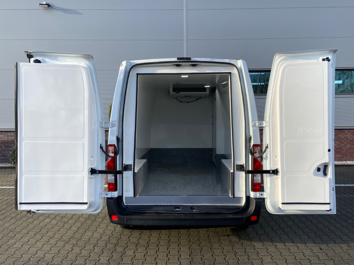 Renault Master KOEL/VRIES Xarios200 en dikkere isolatie met Gruauspecificatiie en nachtkoeling