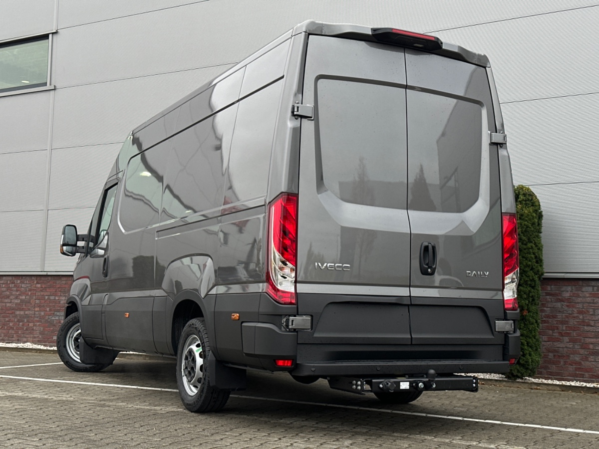 Iveco Daily 35S18HA8 V L2H2 | 3.0 180PK | Grey met.