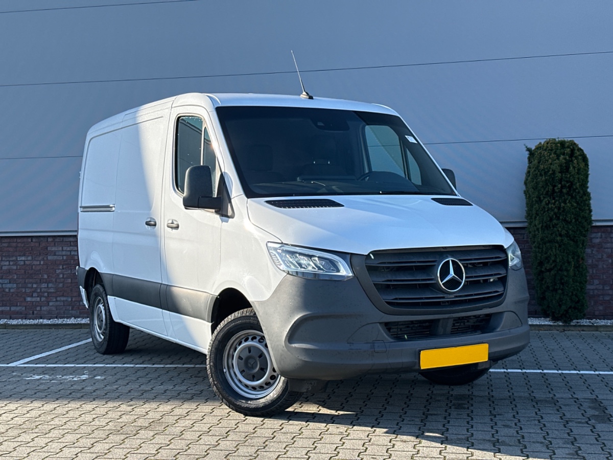 Mercedes-Benz Sprinter 316CDI L1H1 AUT | LED | Camera | Comfortstoel | Trekhaak | Adaptive Cruise | MBUX Groot