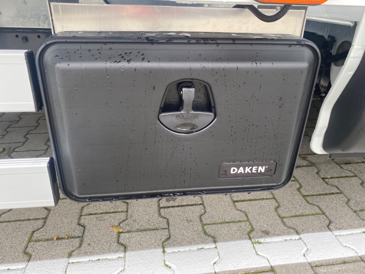Iveco Daily 35S18 3.0L 180PK AUT | Oprijwagen | Geveerde stoel | 3,5t trekgw. | Adaptive CC | LED NAV ECC Adaptive CC | Faustmann opbouw | 1100 kg Laden