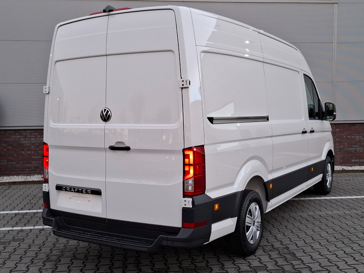 Volkswagen Crafter NW MODEL 35 L3H3 140PK AUT | LED | Comfstoel | Stoelvw. | Laadvloer | Camera | Ready2Discover