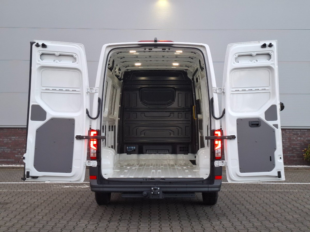 Volkswagen Crafter 30 2.0 TDI L3H3 Highline