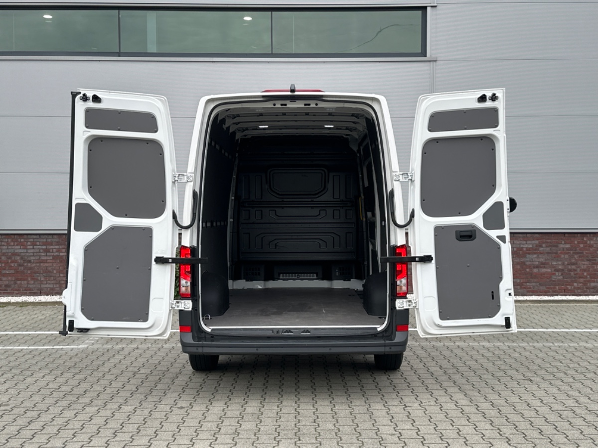 Volkswagen Crafter 35 L3H3 2.0 TDI 140PK Aut. | LED CAM STOELVW. CARPLAY COMFSTOEL