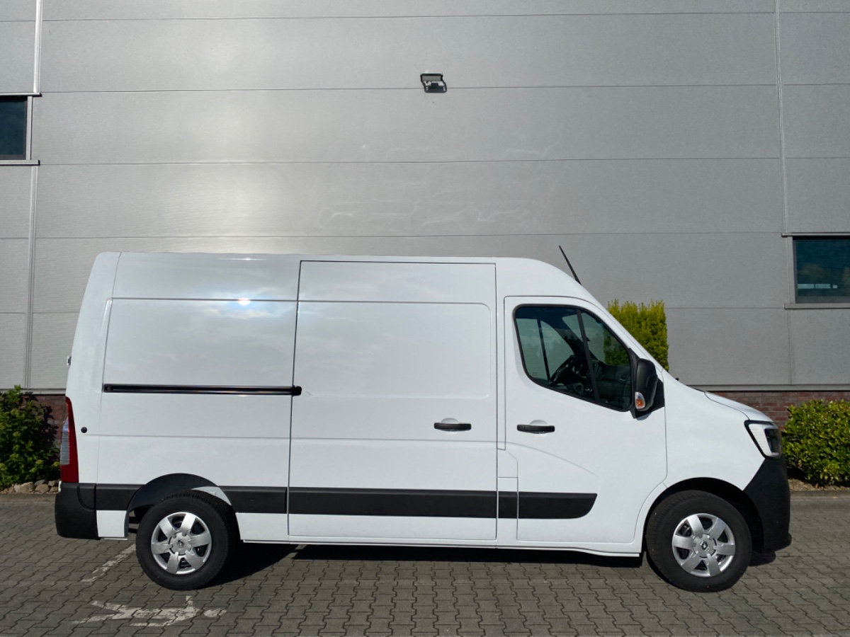 Renault Master T35 2.3 dCi 135 L2H2 Work Edition