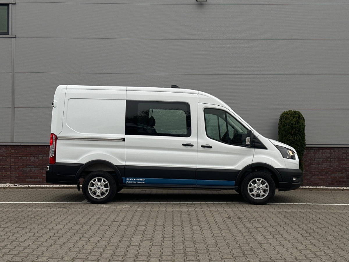 Ford E-Transit 350 L2H2 Dubb. cab. RWD Trend 68 kWh | Stoelvw. | Navi | Camera