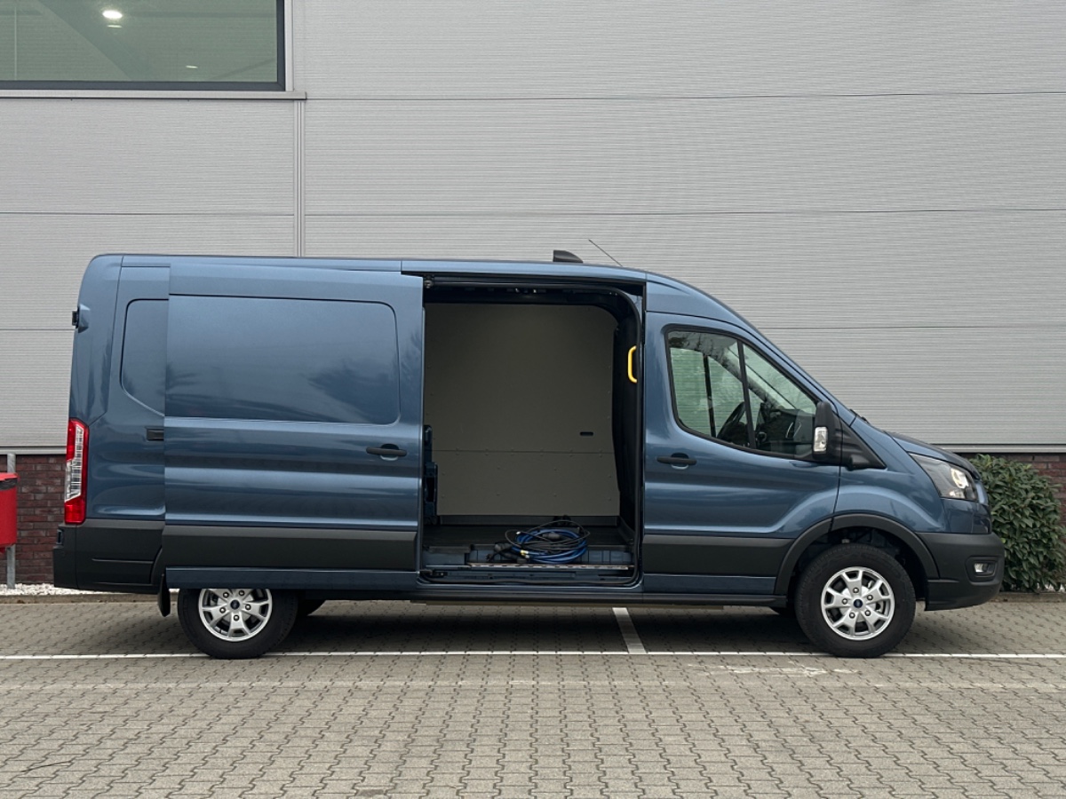 Ford E-Transit 350 L3H2 RWD Trend 68 kWh | Adaptive CC | Stoelvw. | Navi | Camera | Omvormer | LM velgen | Laadruimte Pakket