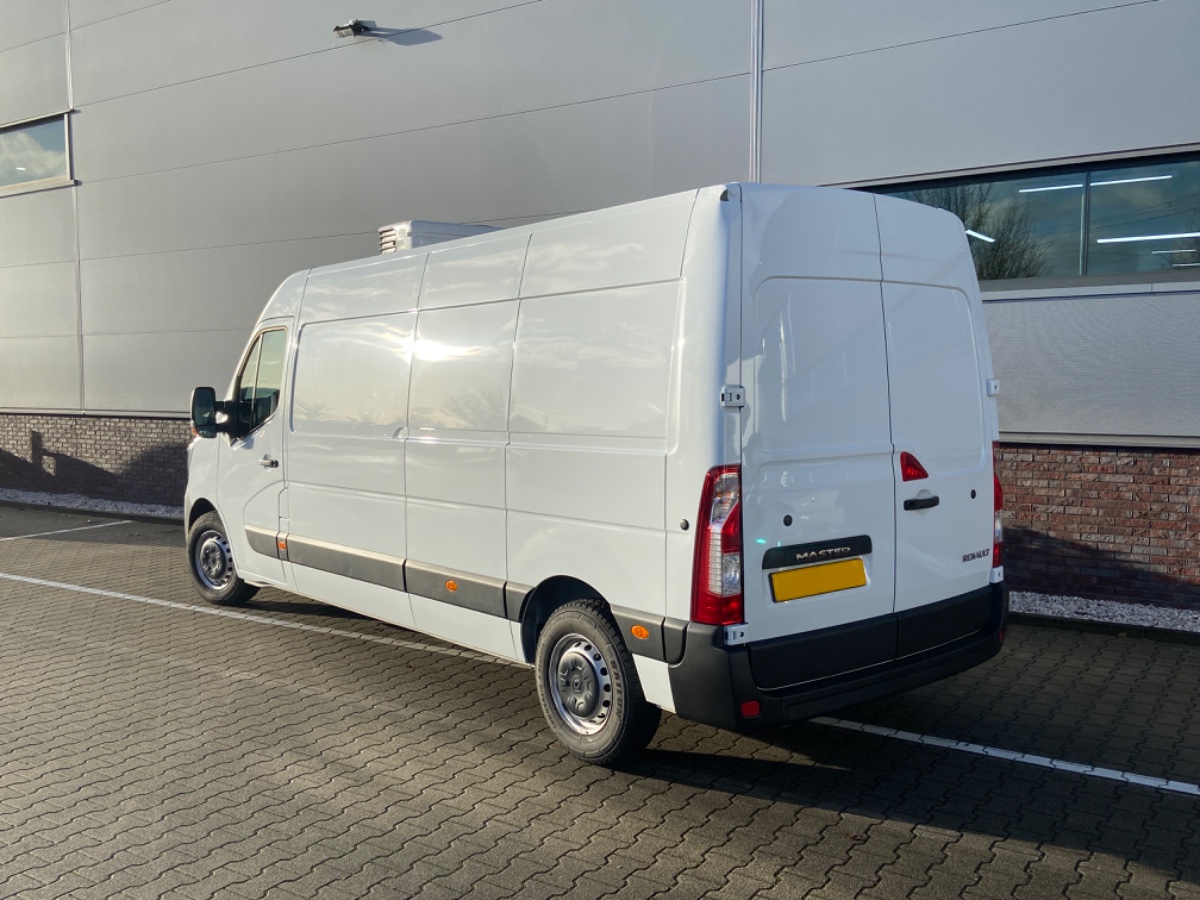 Renault Master KOEL/VRIES Xarios200 en dikkere isolatie met Gruauspecificatiie en nachtkoeling