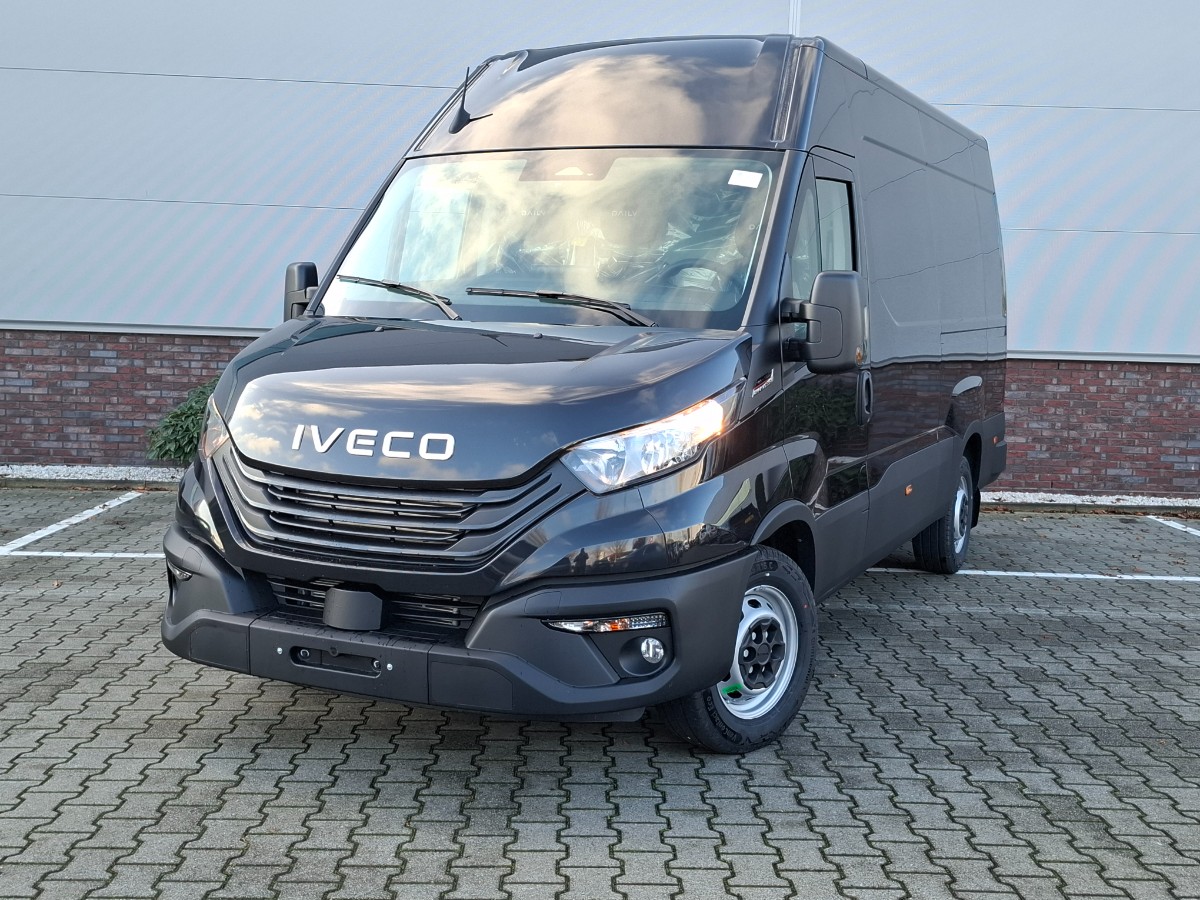 Iveco Daily NW MODEL 35S18HA8 V L2H2 | 3.0 180PK | Black met. | Navi | ECC | ACC | Gev. stoel | CAM | THK