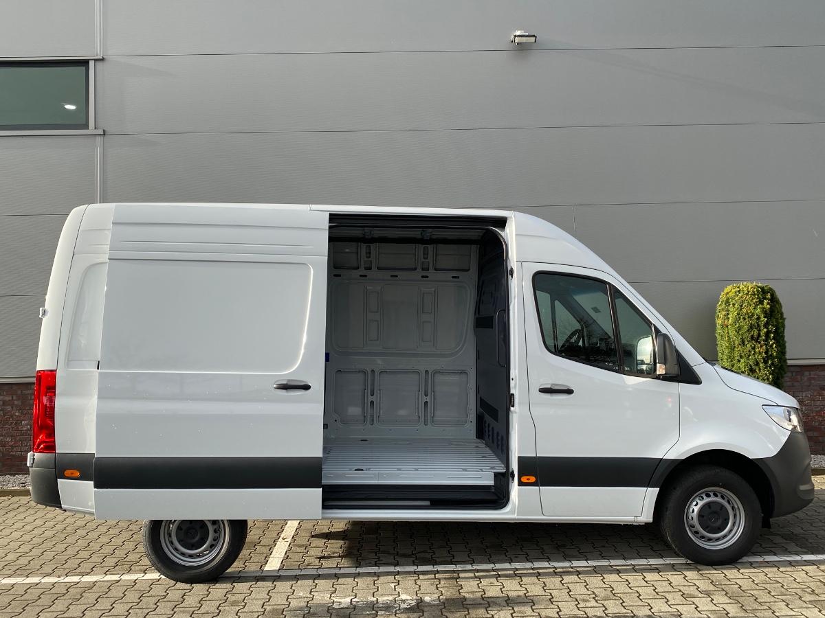 Mercedes-Benz Sprinter FACELIFT | 317 CDI L2H2 9G-AUT | MBUX CAM CRUISE | Verzwaard onderstel (CB8)