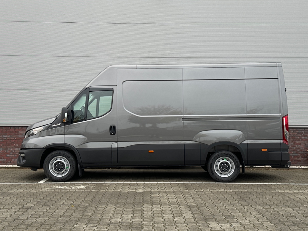 Iveco Daily 35S18HA8 V L2H2 | 3.0 180PK | Grey met.