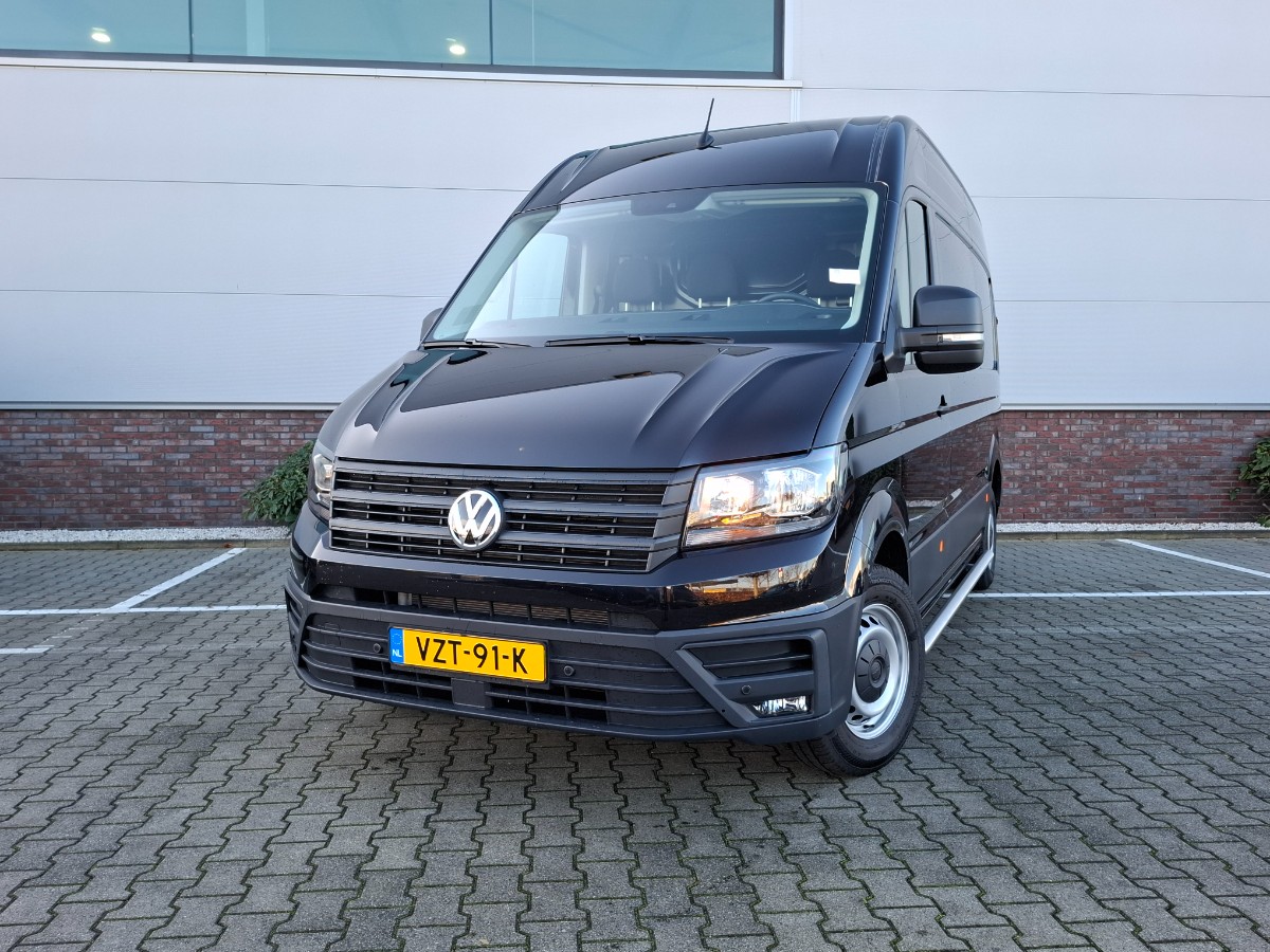 Volkswagen Crafter 30 2.0 TDI L3H3 Comfortline Deep Black | Navi Discover Media | Trekhaak | ComfortPlus stoel | Camera | Verw. voorruit