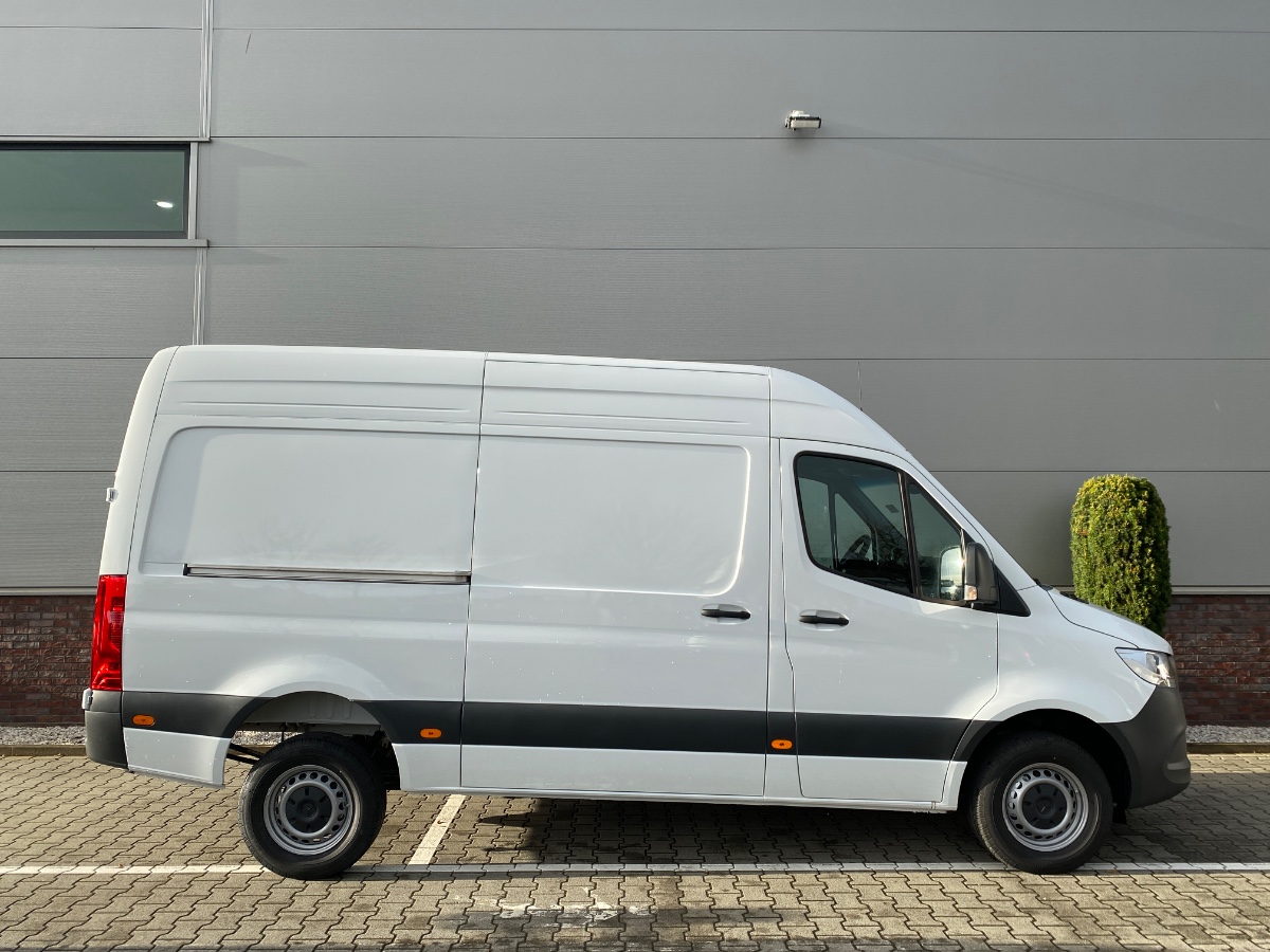 Mercedes-Benz Sprinter FACELIFT | 317 CDI L2H2 9G-AUT | MBUX CAM CRUISE | Verzwaard onderstel (CB8)