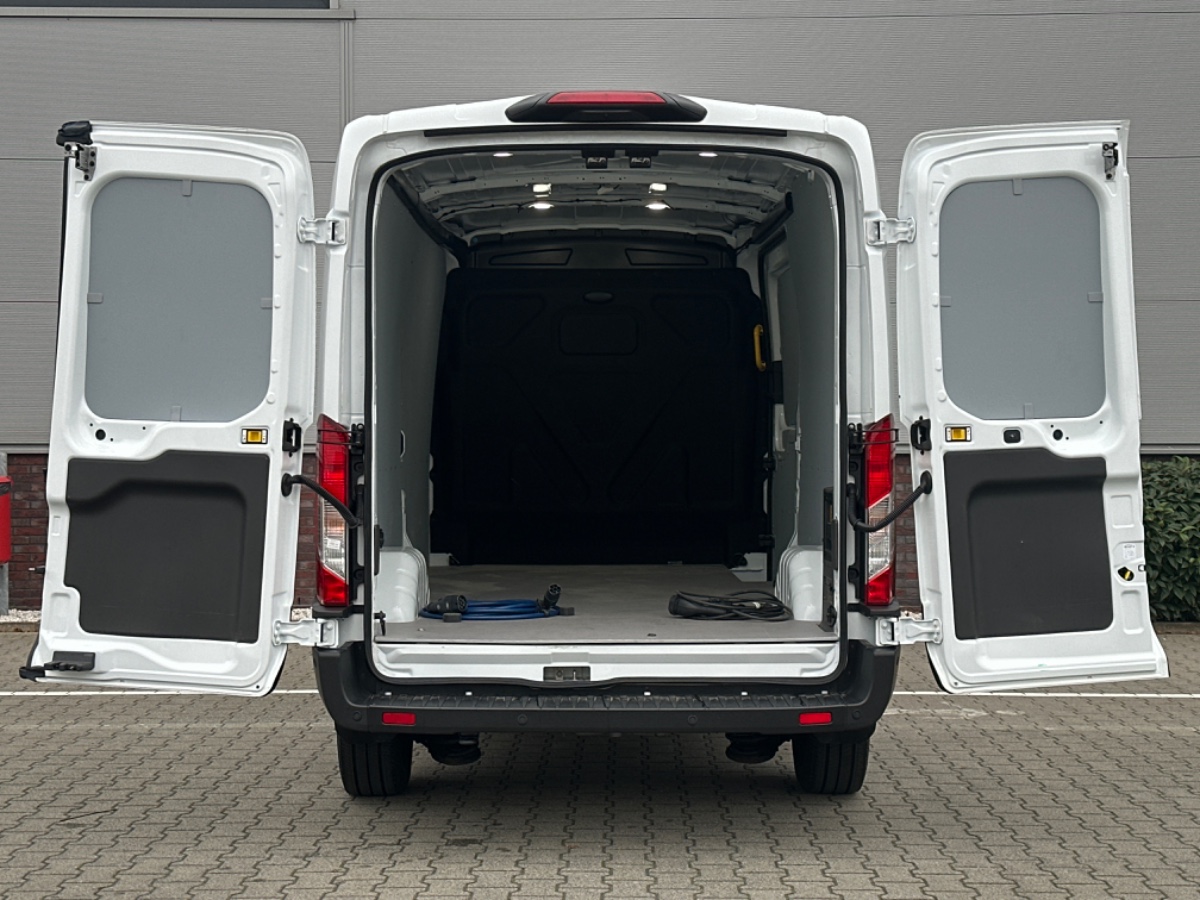 Ford E-Transit 350 L3H2 RWD Trend 68 kWh | Adaptive CC | Stoelvw. | Navi | Camera | Omvormer | Laadruimte Pakket