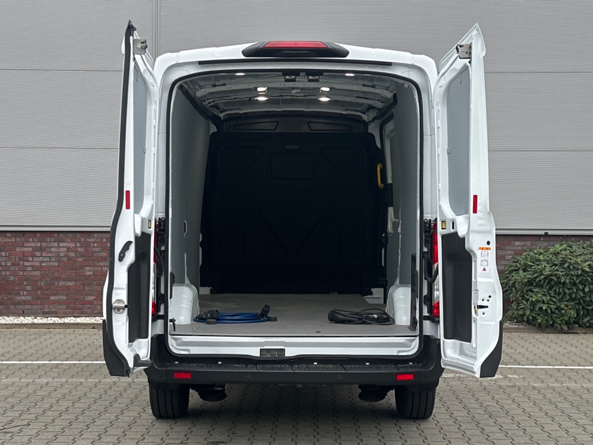 Ford E-Transit 350 L3H2 RWD Trend 68 kWh | Adaptive CC | Stoelvw. | Navi | Camera | Omvormer | Laadruimte Pakket