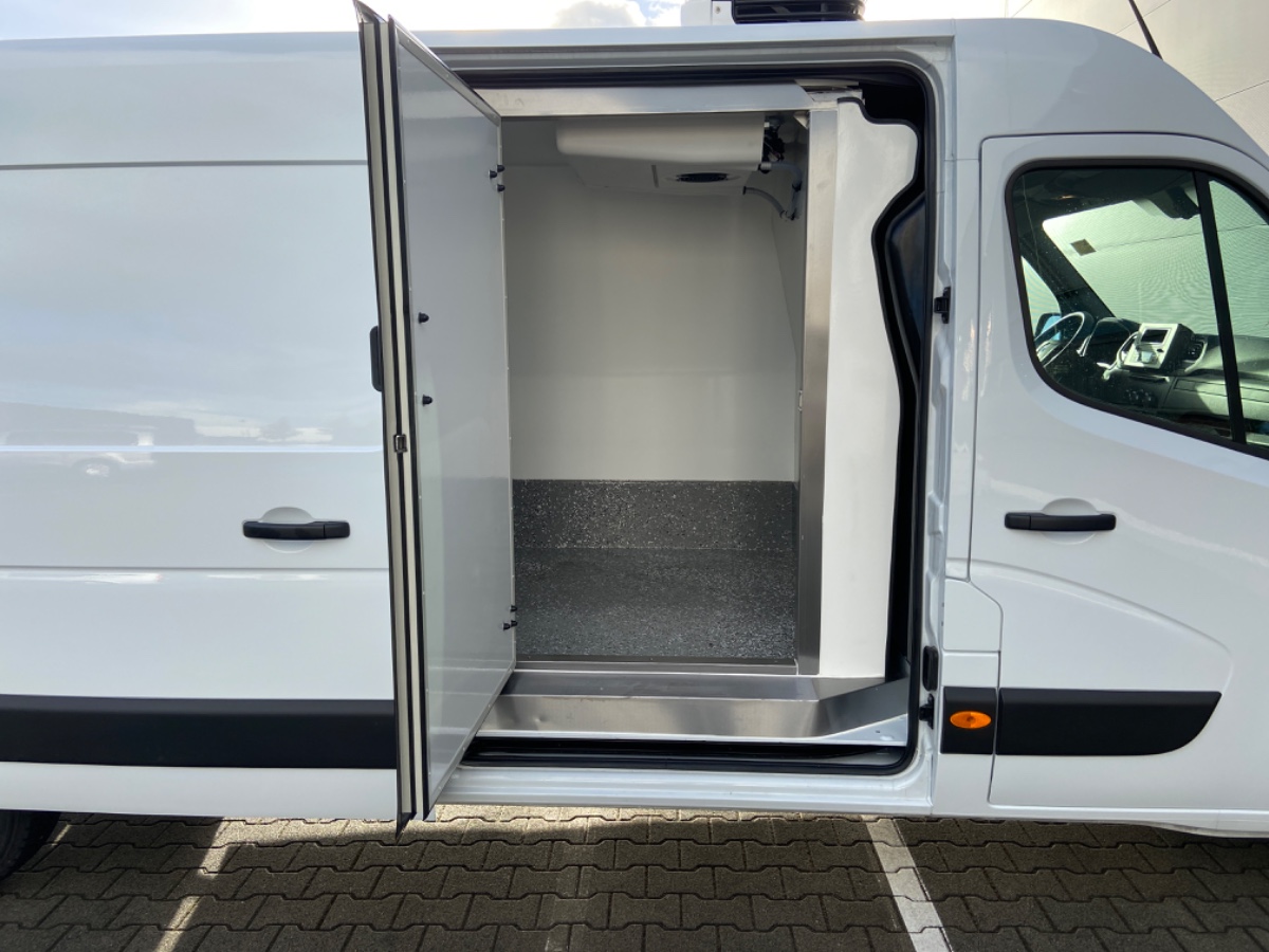 Renault Master KOEL/VRIES Xarios200 en dikkere isolatie met Gruauspecificatiie en nachtkoeling