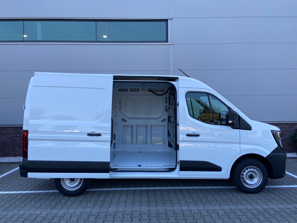 Renault Master L2H2 T35 Blue dCi 130 E06e start | Camera