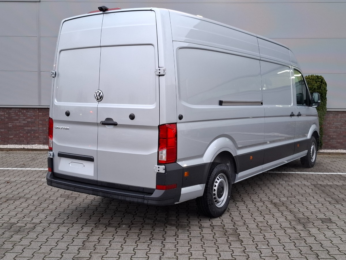 Volkswagen Crafter 35 2.0 TDI 140PK L4H3 Highline | LED | Climatronic | Leder stuur verwarm. | Comfortstoel | Stoelverw. | Trekhaakvoorb.| Reflex Silver