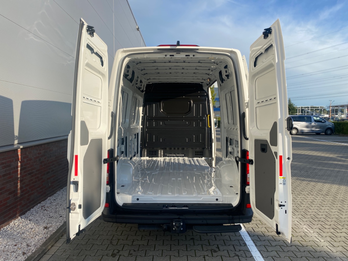 Volkswagen Crafter 35 L3H3 177PK AUT 4MOTION | LED THK CARPLAY CAM | Leverbaar 30 SEPT