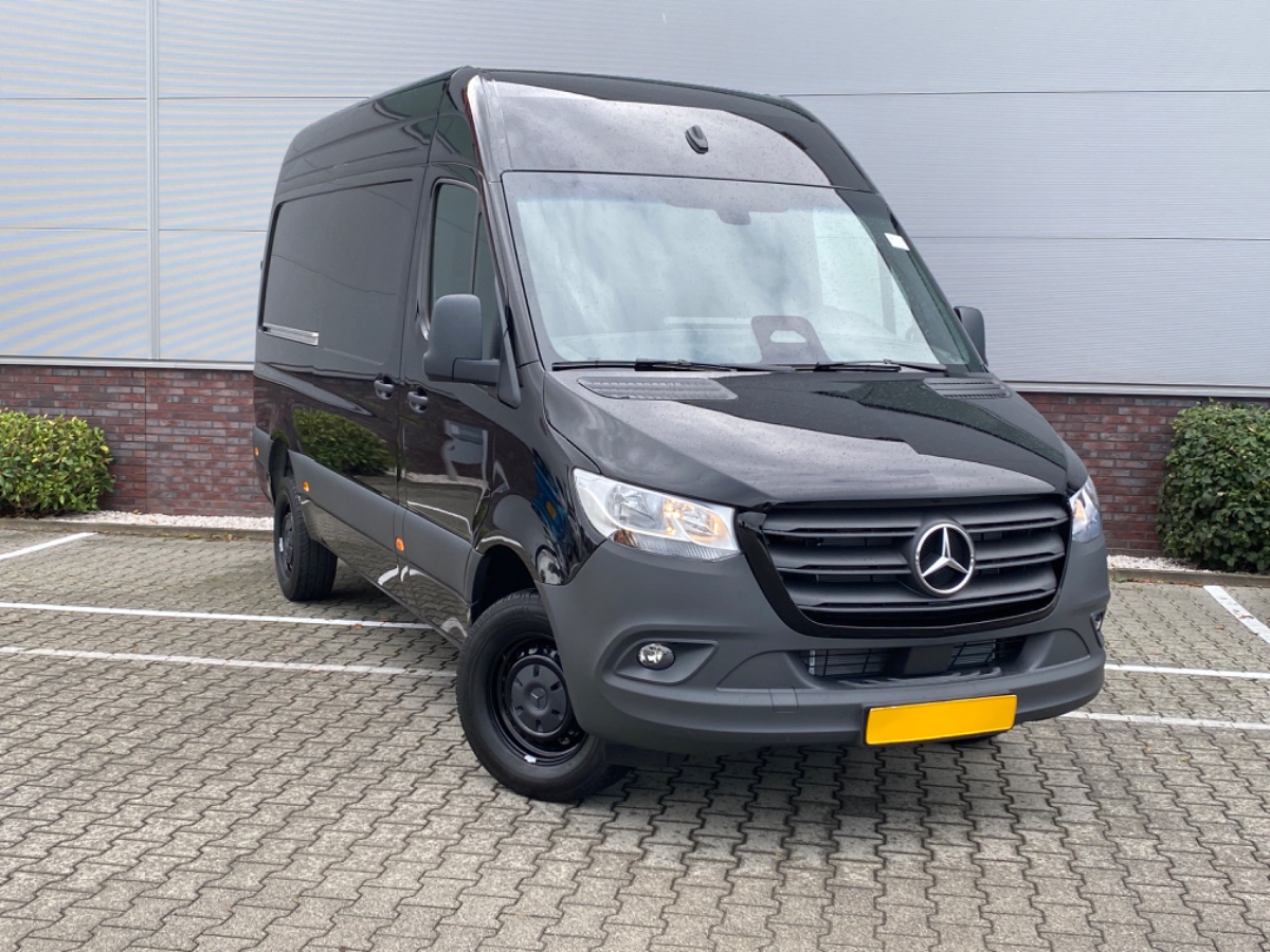 Mercedes-Benz Sprinter PRO 317 CDI L2H2 RWD AUT | NW MODEL | THK 3.5t | Obsidian Black