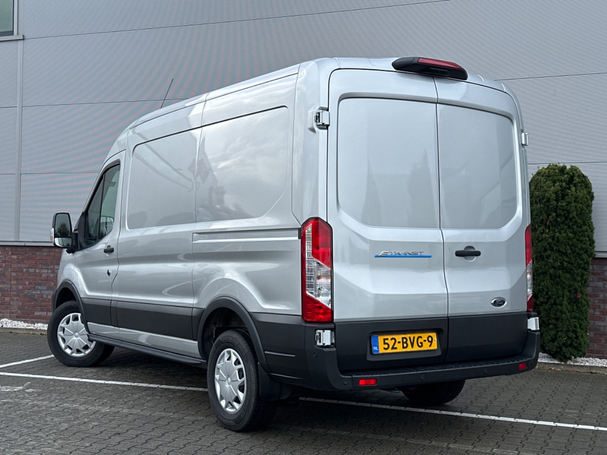 Ford E-Transit 425 L2H2 Trend 68 kWh | Xenon | Adaptive CC | Stoelvw. | Navi | 360gr. Camera | Omvormer | Laadruimte Pakket