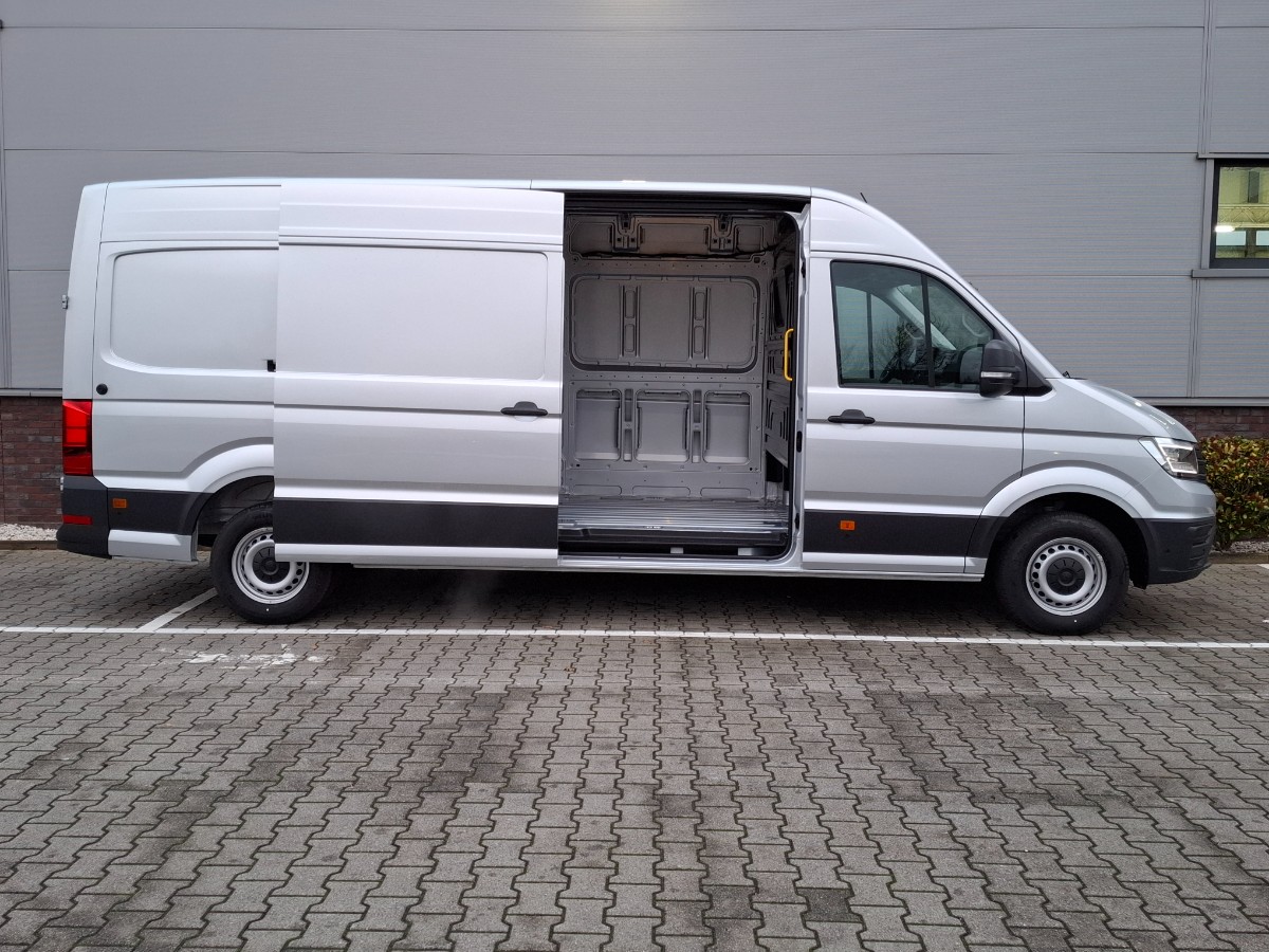 Volkswagen Crafter 35 2.0 TDI 140PK L4H3 Highline | LED | Climatronic | Leder stuur verwarm. | Comfortstoel | Stoelverw. | Trekhaakvoorb.| Reflex Silver