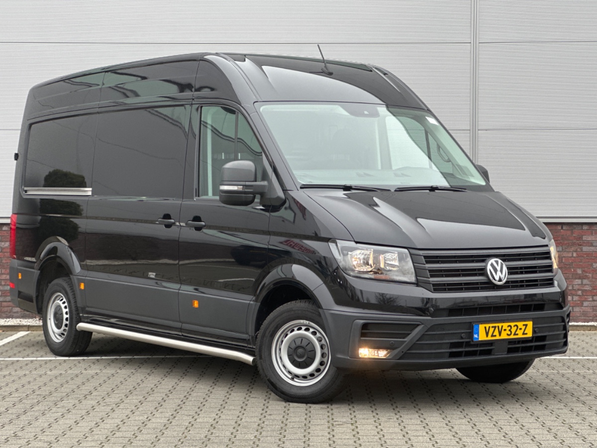 Volkswagen Crafter 30 2.0 TDI L3H3 Comfortline Deep Black | Navi Discover Media | Trekhaak | ComfortPlus stoel | Camera | Verw. voorruit