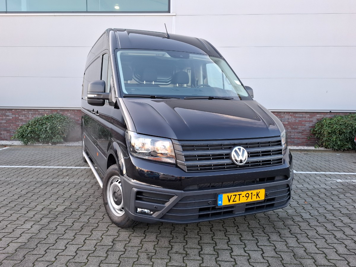 Volkswagen Crafter 30 2.0 TDI L3H3 Comfortline Deep Black | Navi Discover Media | Trekhaak | ComfortPlus stoel | Camera | Verw. voorruit