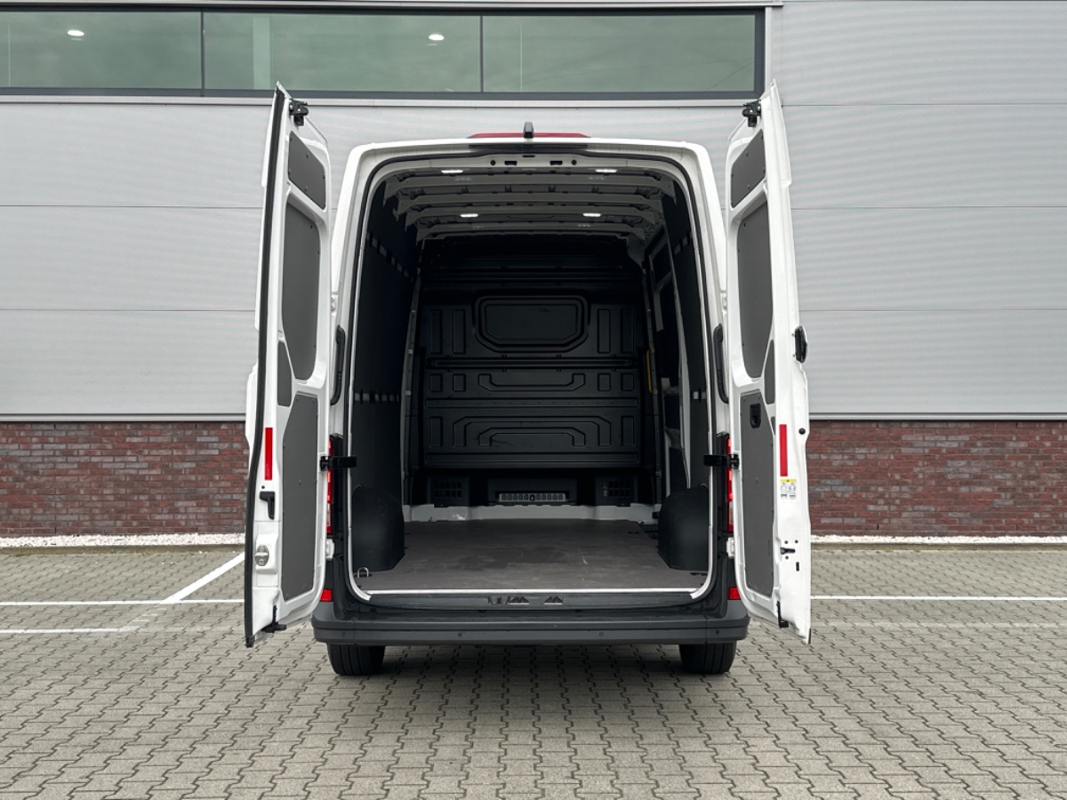 Volkswagen Crafter 35 L3H3 2.0 TDI 140PK Aut. | LED CAM STOELVW. CARPLAY COMFSTOEL