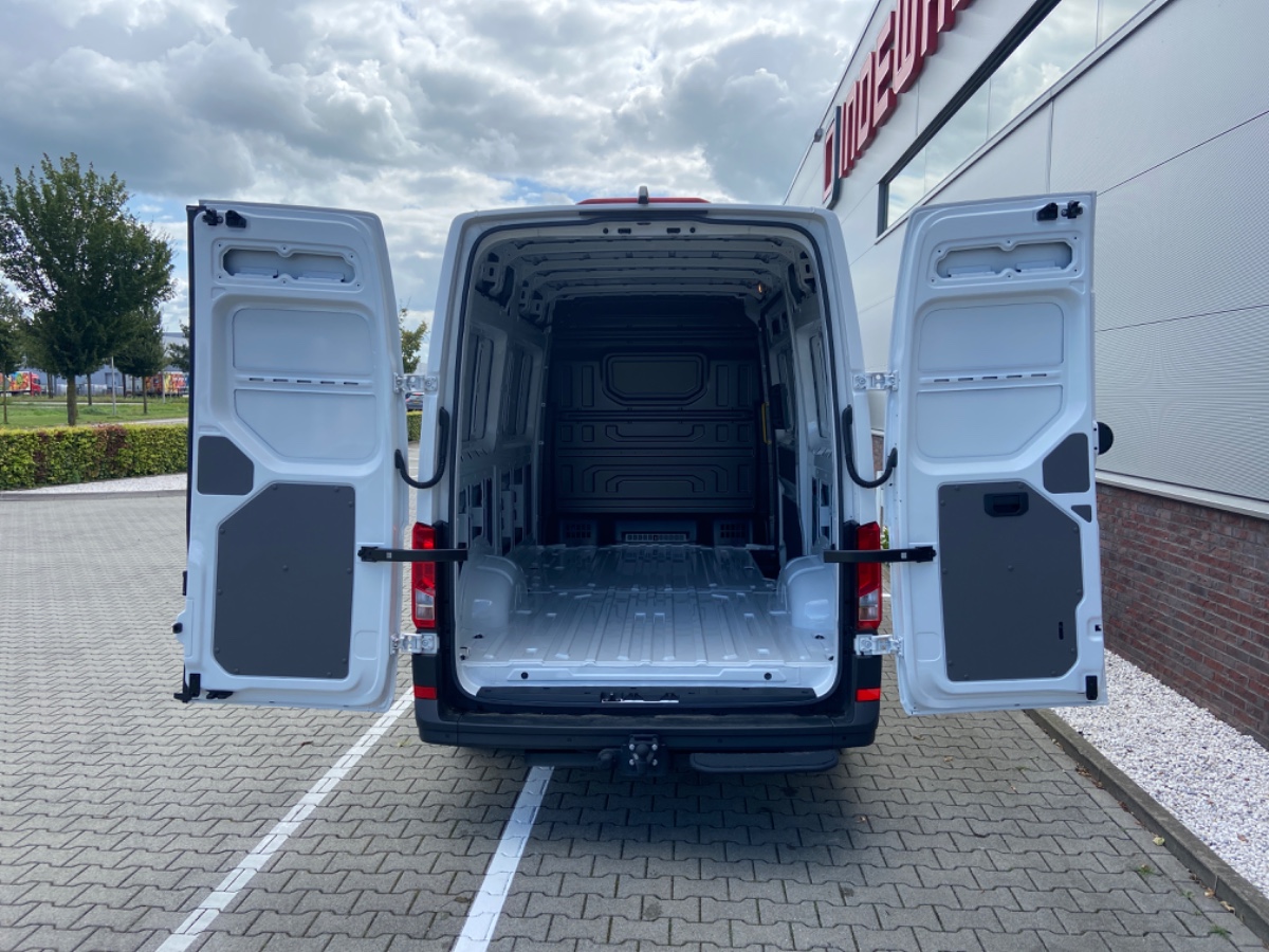 Volkswagen Crafter 35 L3H3 177PK AUT 4MOTION | LED THK CARPLAY CAM | Leverbaar 30 SEPT