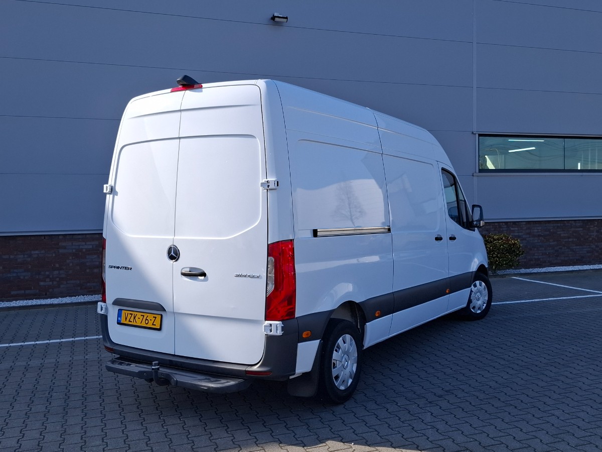 Mercedes-Benz Sprinter 314 2.2 CDI AUT L2H2 | Leder | Trekhaak | Gr. MBUX | Navi | Camera | Leder stuur