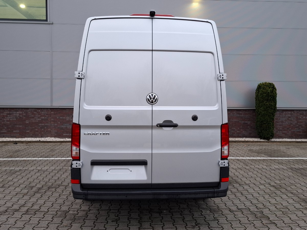 Volkswagen Crafter 35 2.0 TDI 140PK L4H3 Highline | LED | Climatronic | Leder stuur verwarm. | Comfortstoel | Stoelverw. | Trekhaakvoorb.| Reflex Silver