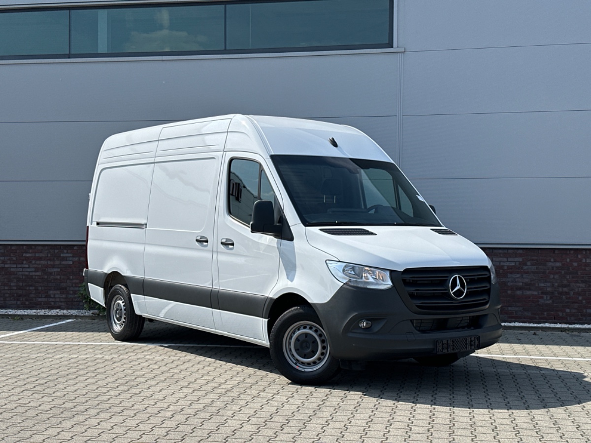 Mercedes-Benz Sprinter 317 CDI L2H2 RWD | MBUX CAM COMFST.