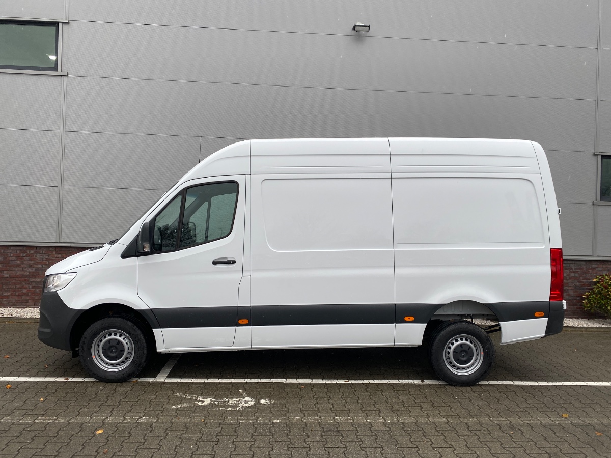 Mercedes-Benz Sprinter FACELIFT | 317 CDI L2H2 9G-AUT | MBUX CAM CRUISE | Verzwaard onderstel (CB8)