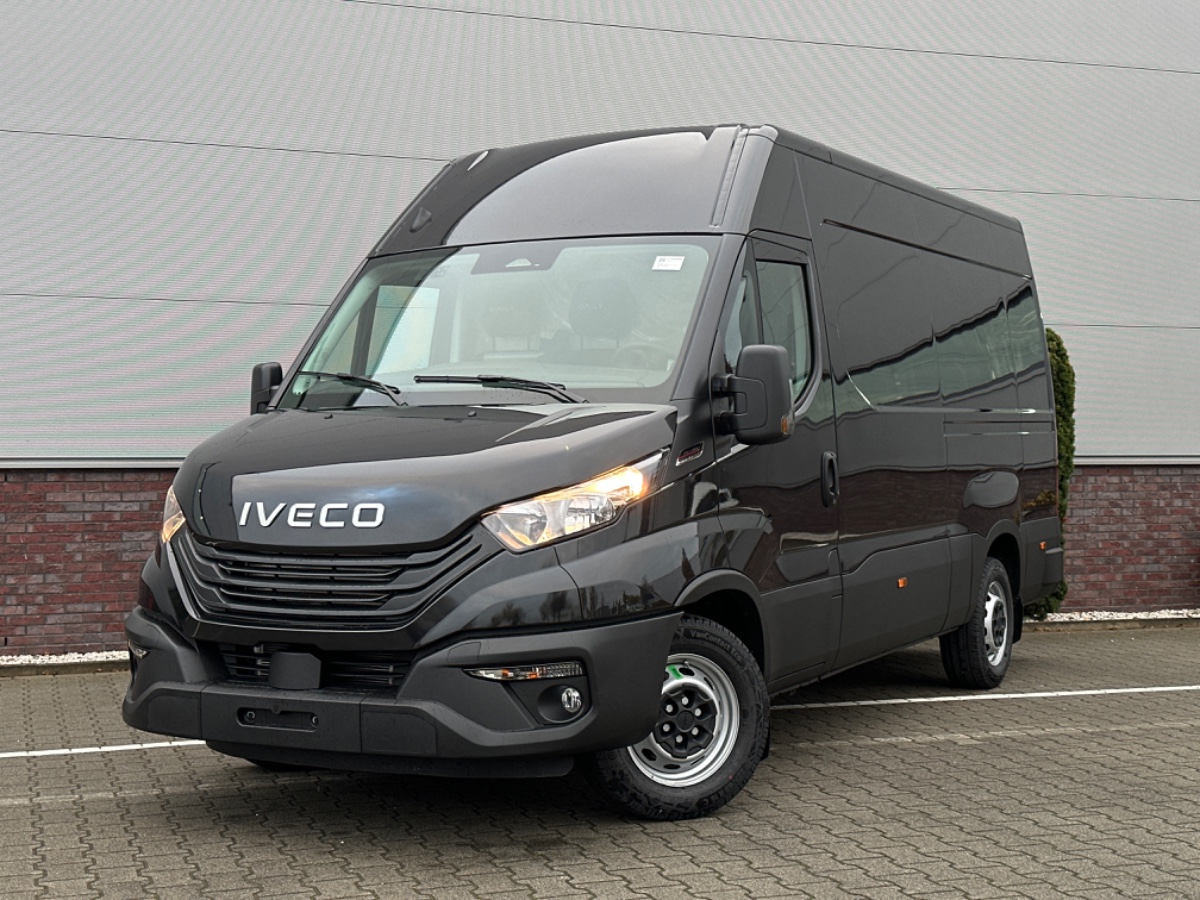 Iveco Daily 35S18HA8 V L2H2 | 3.0 180PK | Black met. | Navi | ECC | ACC | Gev. stoel | CAM | THK