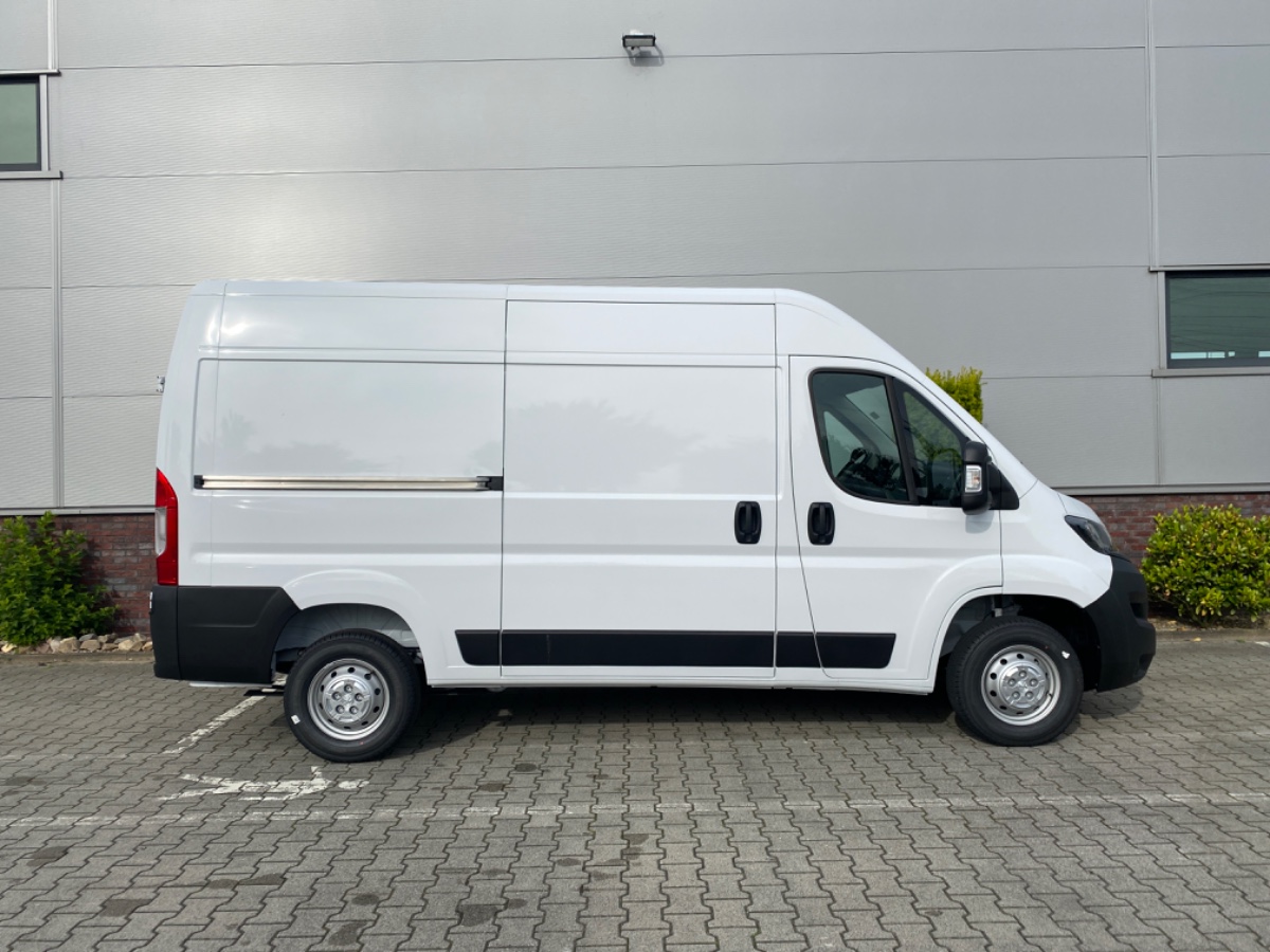 Peugeot Boxer Van 33 L2H2 BlueHDi 140